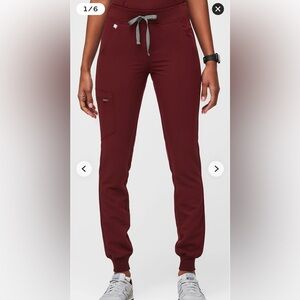FIGS Tansen Jogger Scrub Pants Burgundy Men’s Size Small